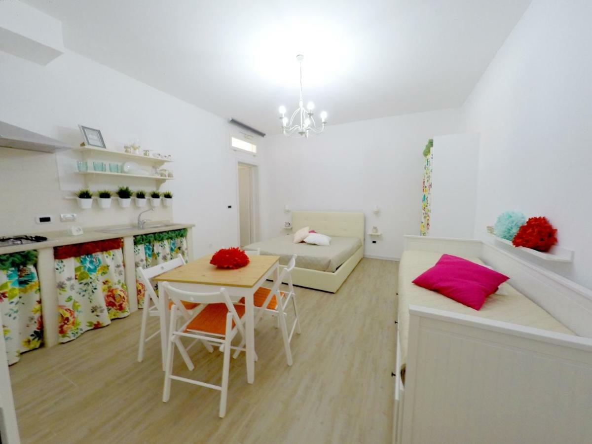 Casa Vacanze Coralloholiday Hotel Torre Lapillo Buitenkant foto