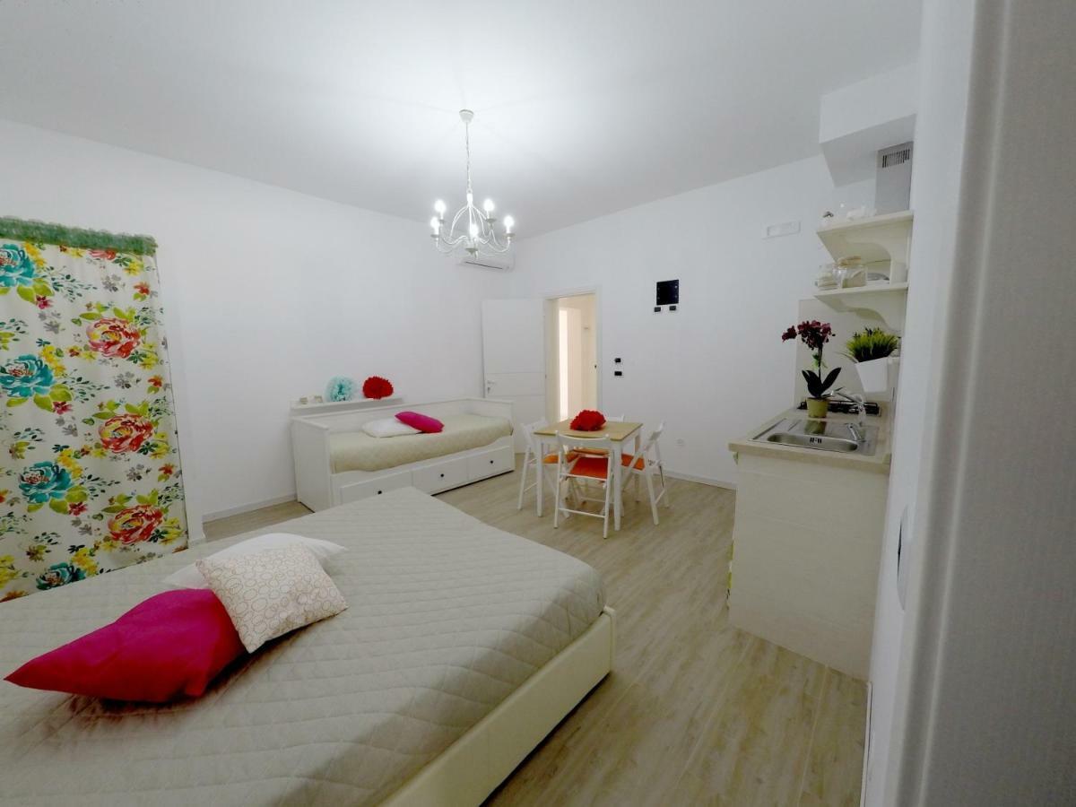 Casa Vacanze Coralloholiday Hotel Torre Lapillo Buitenkant foto